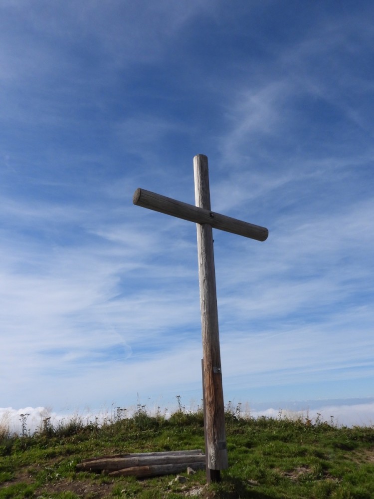 alp kreuz über den wolken.jpg